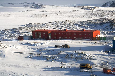 red_shed_c_Micky_Loederman