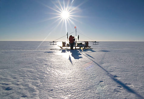 10009624-bas-radar-sledge-on-the-larsen-ice-shelf