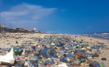 Plastic Pollution in Ghana © Muntaka Chasant (CC BY-SA 4.0)