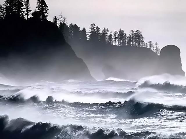 Sea-level rise has the potential to reshape the coastal environment © NOAA