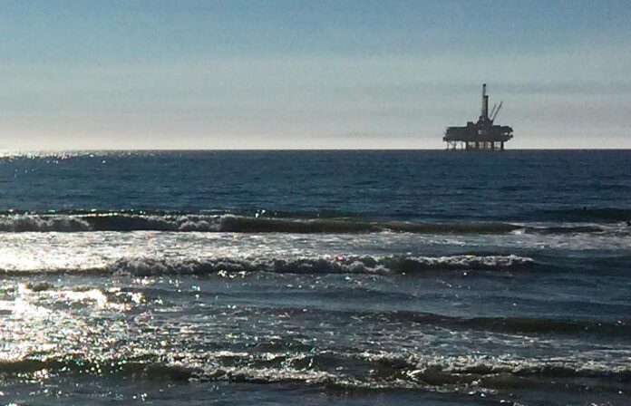 Ölsuche Ölförderung in Meeresgebieten Küstengebieten
