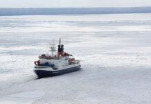 FS Polarstern auf dem Weg zur Neumayer-Station III in die Antarktis (Foto: Folke Mehrtens)