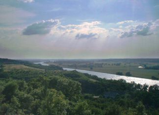 Blick von Krajnik Dolny (Polen) auf die Oder und den südlichen Teil des Nationalparks Unteres Odertal Photo: Deltongo / (CC BY-SA 3.0), GNU Free Documentation License