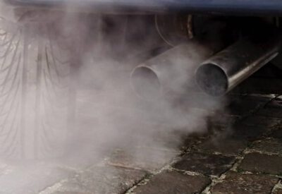 Automobile exhaust gas / © Ruben de Rijcke (CC BY-SA 3.0)