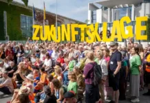 Umweltverbände kritisieren Stellungnahme zu Klima-Verfassungsbeschwerden: Bundesregierung verweigert Verantwortung Klima-Verfassungsbeschwerden © Anne Barth / Greenpeace